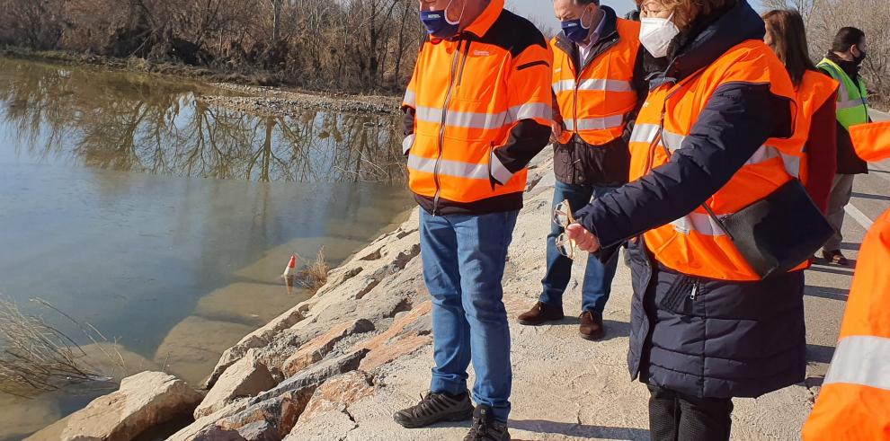 Soro visita las obras de emergencia en Pina de Ebro y Villafranca de Ebro 