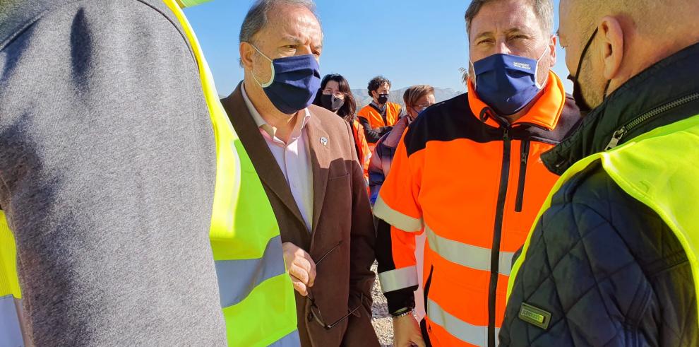 Soro visita las obras de emergencia en Pina de Ebro y Villafranca de Ebro 