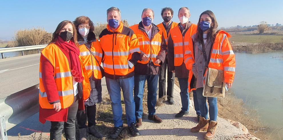 Soro visita las obras de emergencia en Pina de Ebro y Villafranca de Ebro 