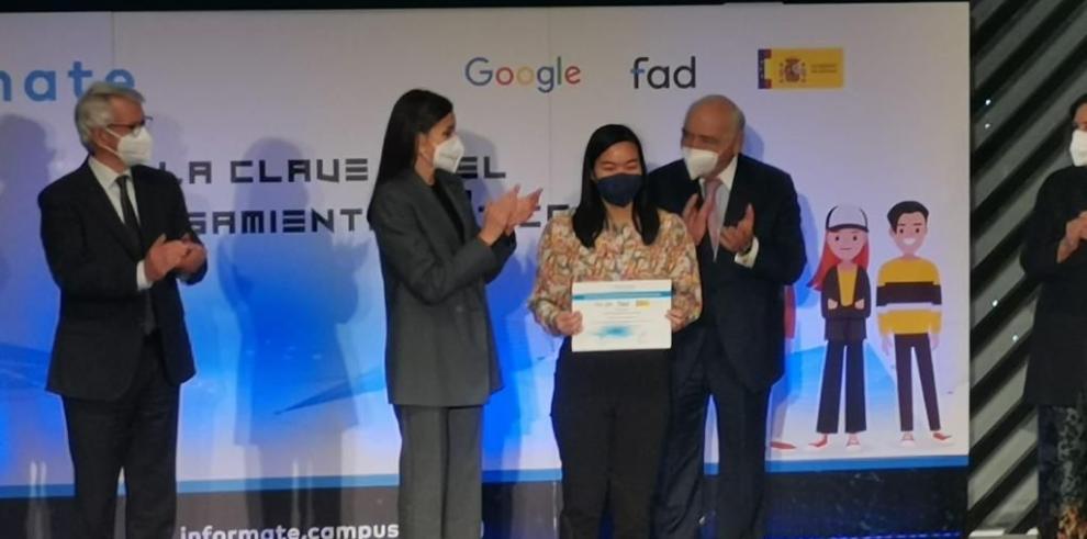 Una alumna de Huesca recibe de manos de la Reina Letizia el premio Info_Influencers de la FAD y Google