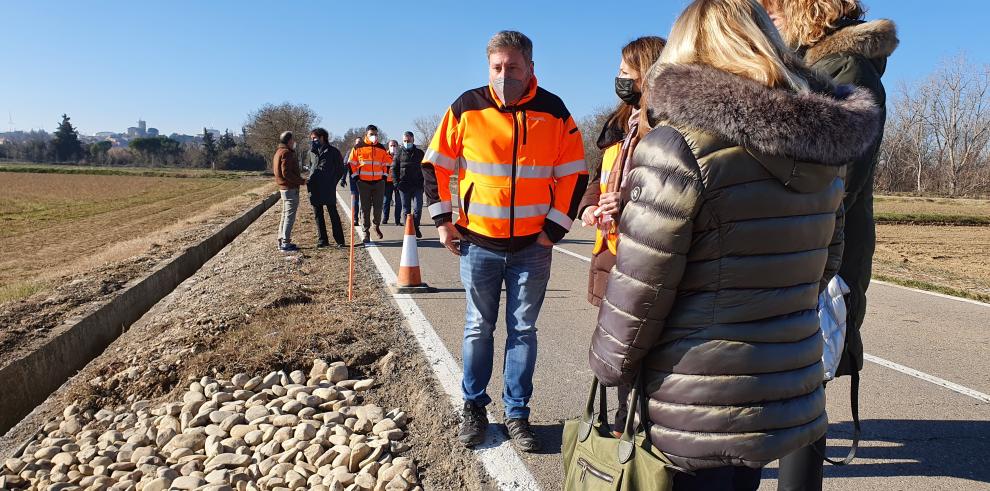 Soro visita en Gallur las obras de reparación de los desperfectos provocados en la carretera tras la crecida extraordinaria del Ebro