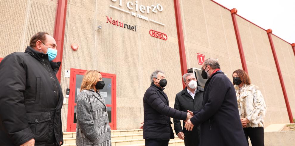 Lambán promoverá un gran pacto para reducir las emisiones difusas hasta un 40% e iniciativas pioneras que reduzcan el impacto medioambiental de la ganadería