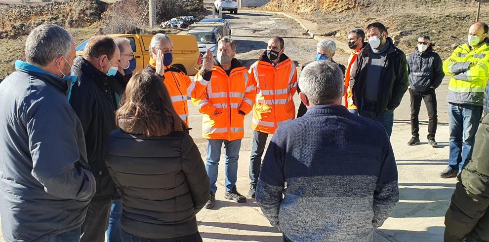 Soro visita las obras de refuerzo de emergencia en los pontones y muros para evitar el cierre de la A-1702