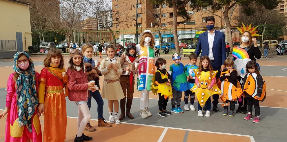 El comisionado para la Agenda 2030 participa en el carnaval, dedicado a los ODS, organizado por el CP Doctor Azúa