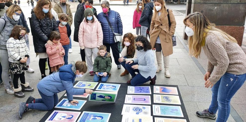 Maru Díaz presenta ‘Mujeres de ciencia’, un memory para descubrir jugando a 17 grandes mujeres que han cambiado el mundo con sus investigaciones