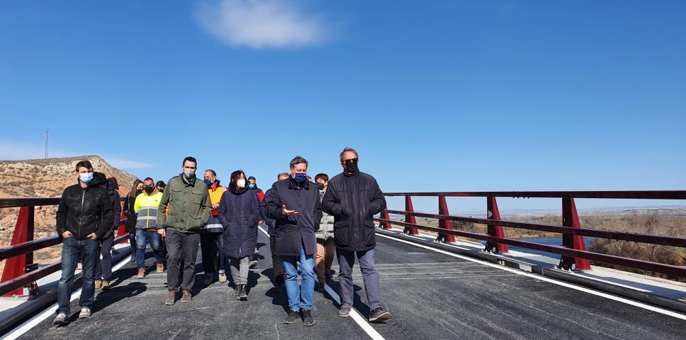 Reabierto al tráfico el puente sobre el ferrocarril en la A-221 en Quinto