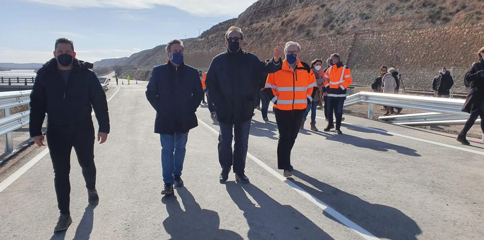 Reabierto al tráfico el puente sobre el ferrocarril en la A-221 en Quinto