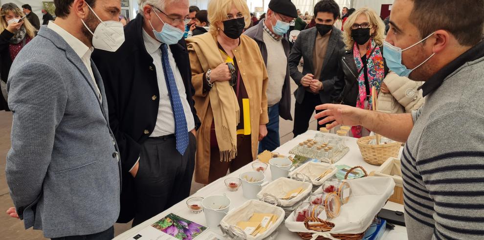 Olona pone en valor el modelo de agricultura familiar y el cooperativismo en Aínsa para mantener la población en el medio rural