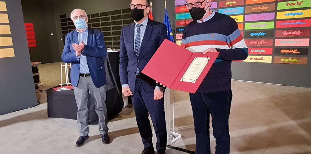 El Gobierno de Aragón reconoce a los autores de la Comunidad en la entrega de sus premios literarios