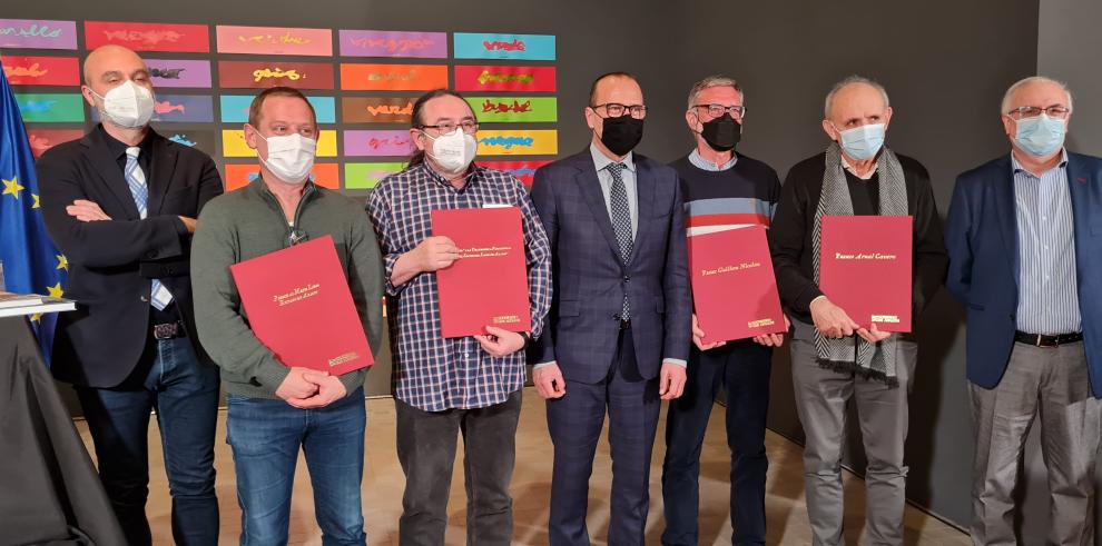 El Gobierno de Aragón reconoce a los autores de la Comunidad en la entrega de sus premios literarios