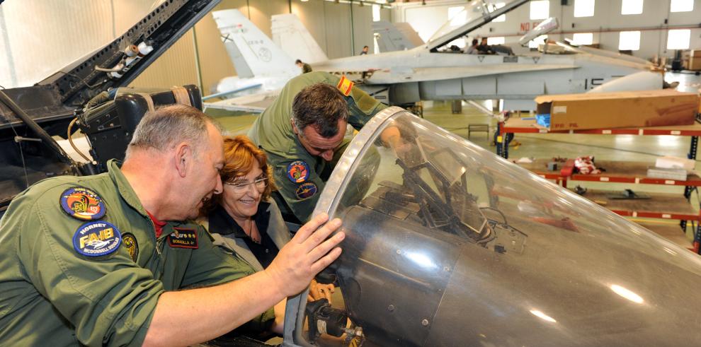 Cerca de 30 alumnos del Instituto Miralbueno han realizado sus prácticas de Mantenimiento Aeromecánico en la Base Aérea de Zaragoza