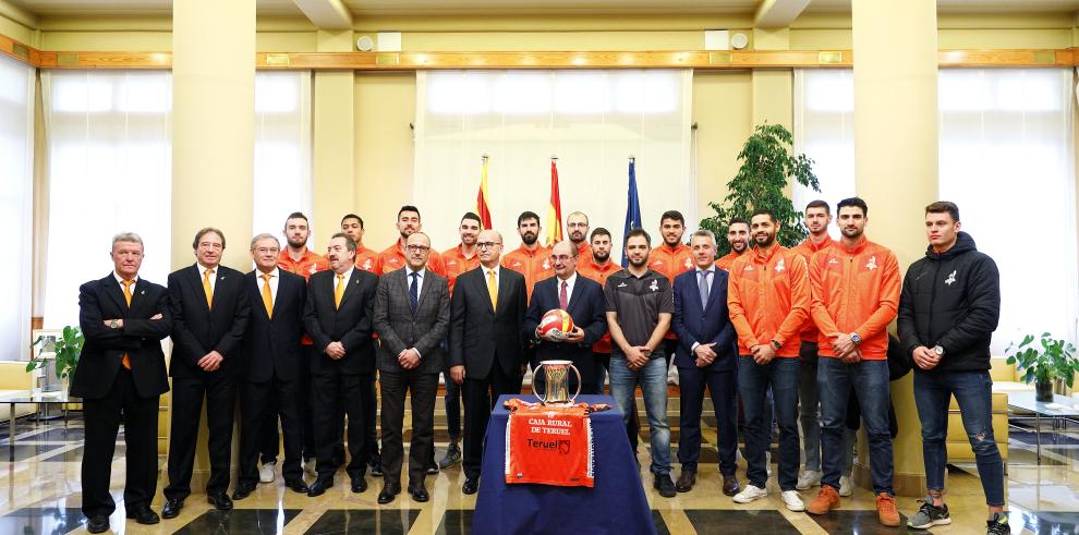 El Voleibol de Teruel es recibido a lo grande en el Gobierno de Aragón