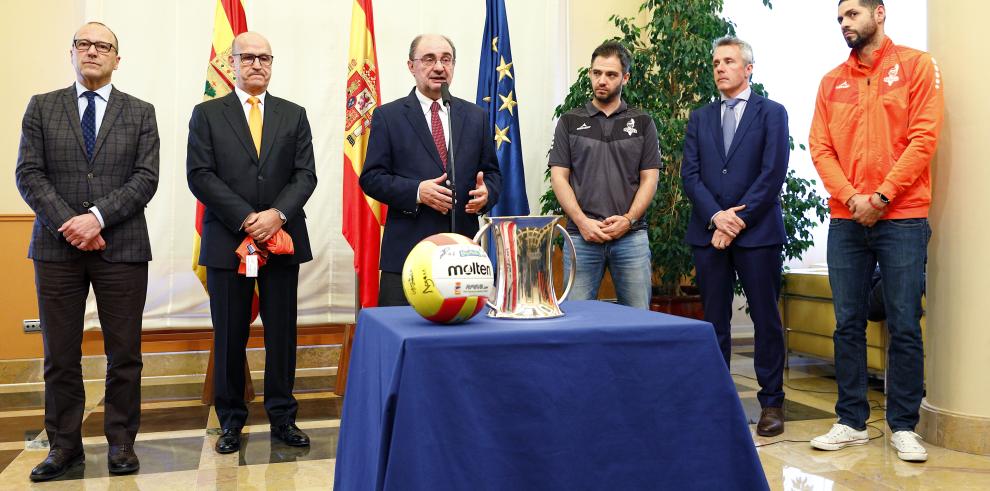 El Voleibol de Teruel es recibido a lo grande en el Gobierno de Aragón