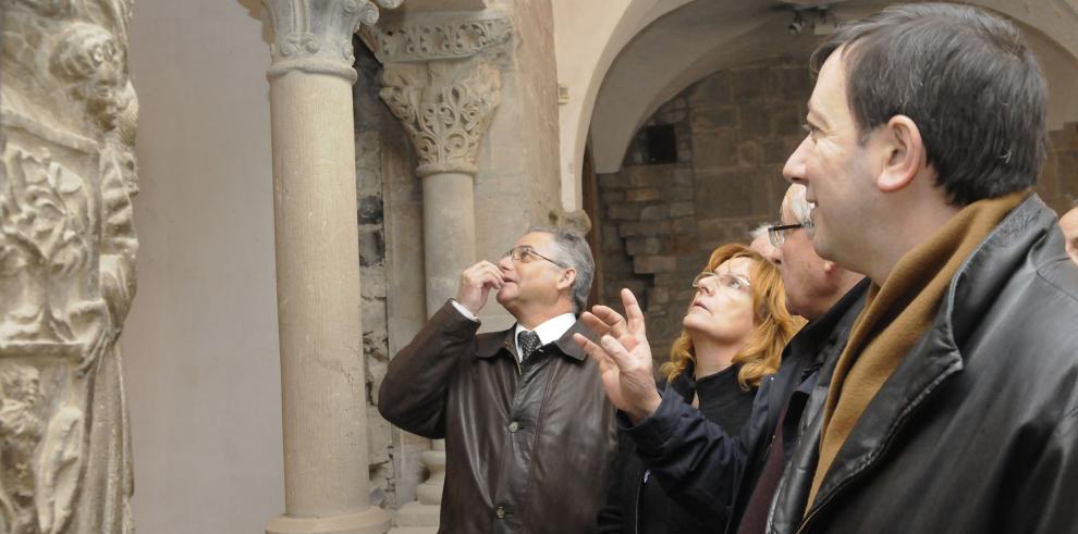 La rehabilitación del Museo Diocesano de Jaca saca a la luz parte del antiguo claustro románico
