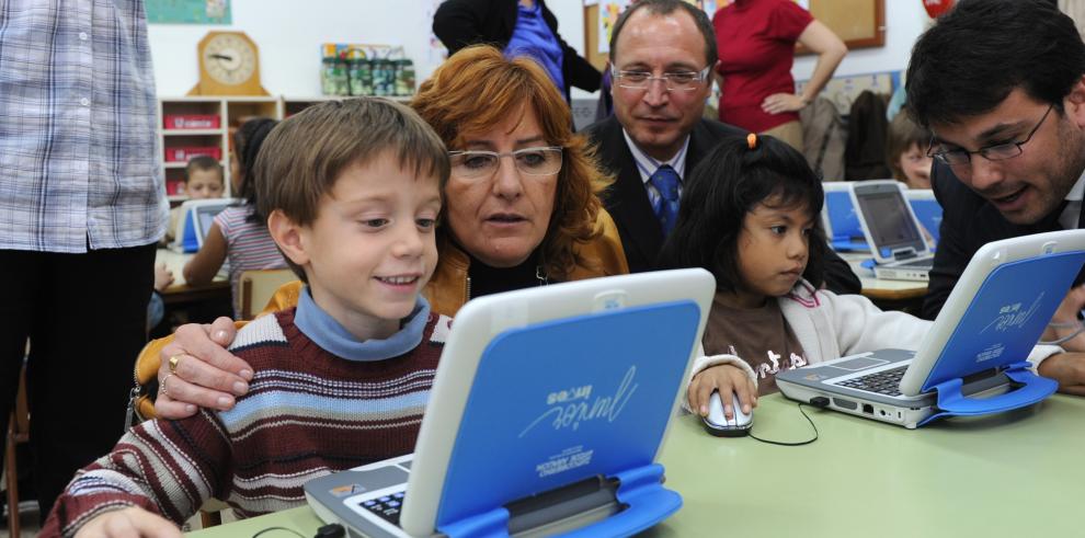 El colegio Antonio Beltrán de Zaragoza probará los "miniportátiles" en sus aulas 