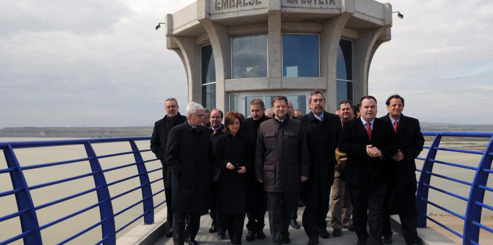 El presidente de Aragón, Marcelino Iglesias, y la ministra de Medio Ambiente, Medio Rural y Marino, Elena Espinosa, visitan el embalse de La Loteta