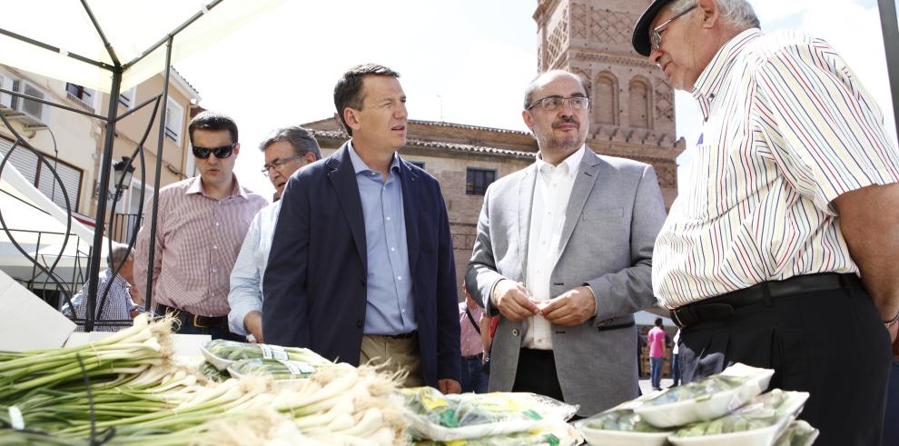 El Presidente de Aragón visita la I Feria de la cereza y el ajo verde de Ricla y aplaude el empuje de los productores 