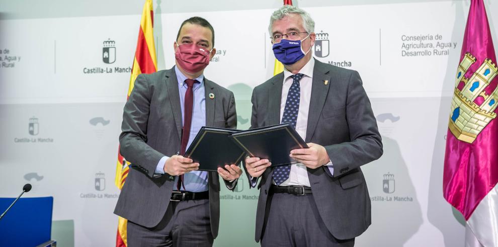 Castilla-La Mancha y Aragón firman un acuerdo marco con cuestiones esenciales, como la eliminación de los derechos históricos, para la reforma de la PAC 2023-2027