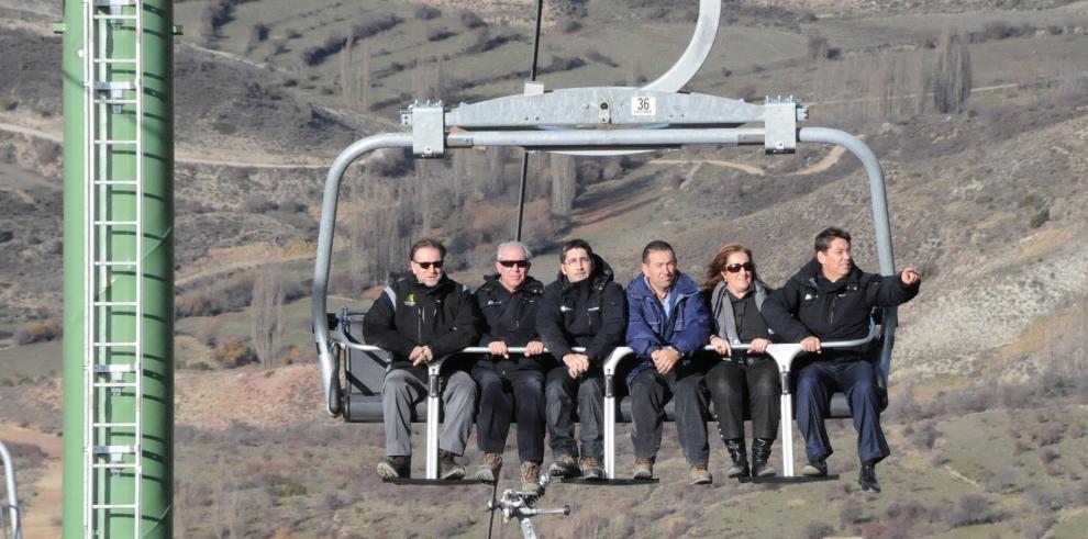 Iglesias asegura que  el turismo de nieve es ''una pieza fundamental y estratégica'' para mantener viva la provincia de Teruel