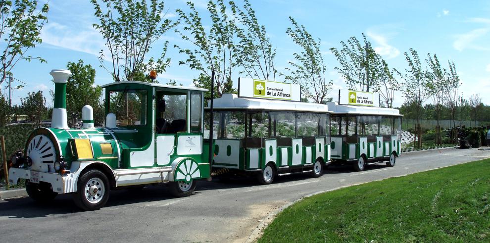 Entra en funcionamiento el tren turístico del Camino Natural de La Alfranca 