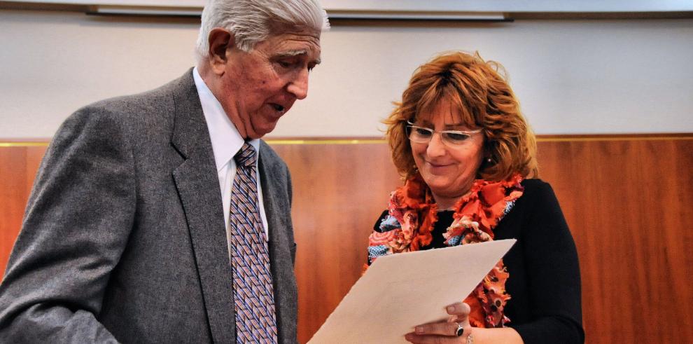 Ramón Gil Novales recibe el Premio de las Letras Aragonesas 2008 
