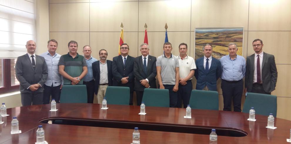 Olona recibe a una delegación brasileña interesada en el sector agroalimentario aragonés