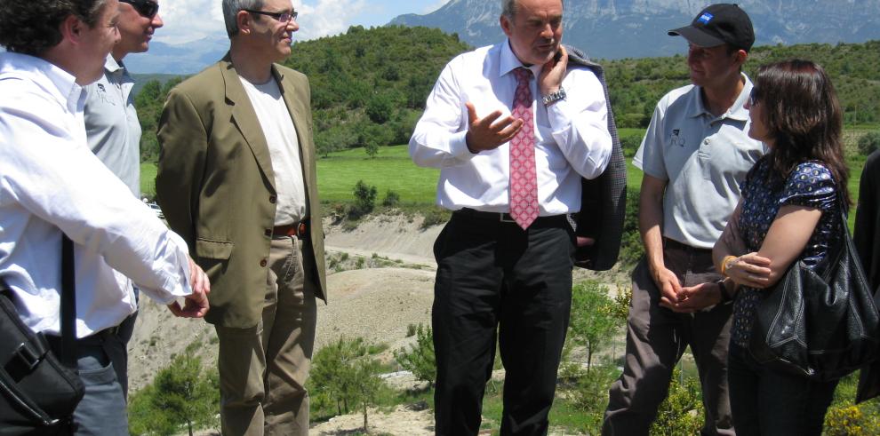 El comedero de Aínsa para aves necrófagas eleva a 44 el número de puntos de alimentación de la red en Aragón