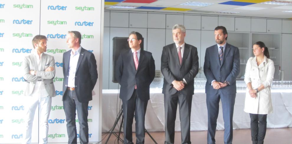 Franciso Bono ha inaugurado la ampliación de las instalaciones de la empresa Seytam y Raster Digital