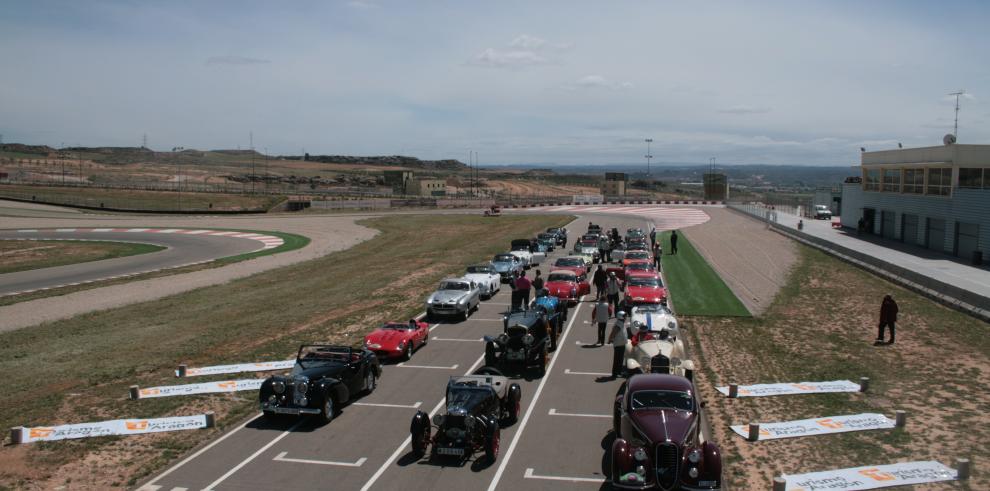 Brillante espectáculo de los clásicos deportivos del Rally Hospederías en el circuito de Motorland Aragón 
