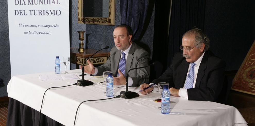 El Cabildo Metropolitano de Zaragoza recibe la Medalla al Mérito Turístico 2009  