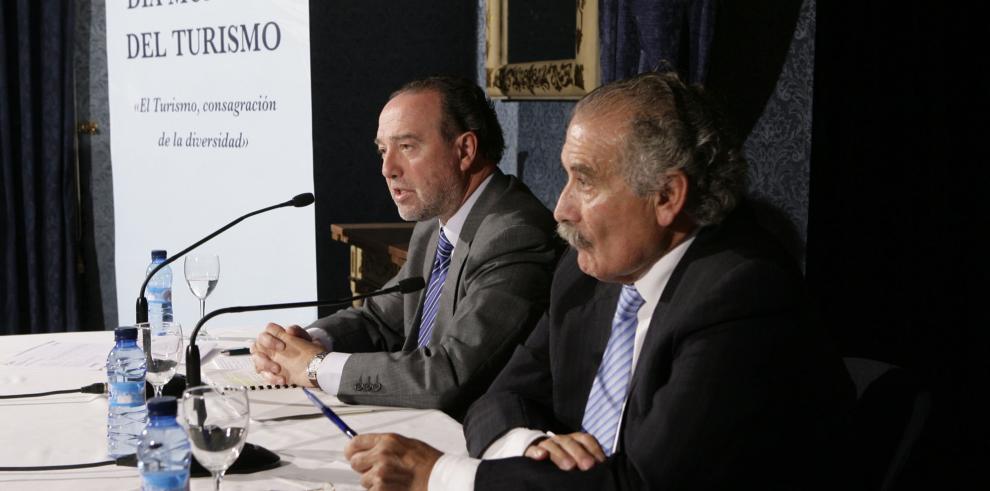 El Cabildo Metropolitano de Zaragoza recibe la Medalla al Mérito Turístico 2009  