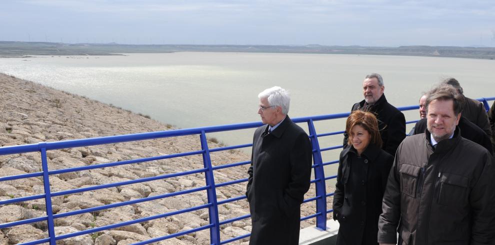 El presidente de Aragón, Marcelino Iglesias, y la ministra de Medio Ambiente, Medio Rural y Marino, Elena Espinosa, visitan el embalse de La Loteta