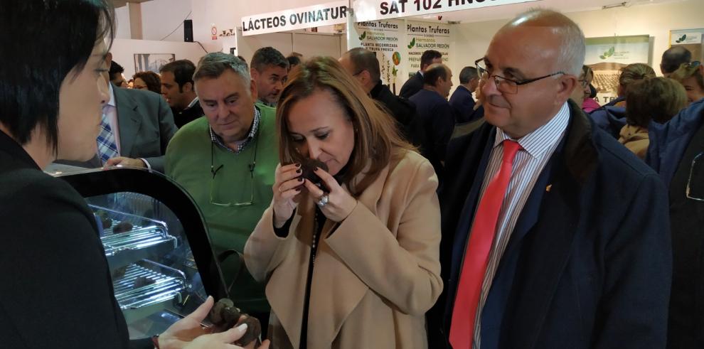 Mayte Pérez: “Sarrión es un ejemplo de cómo aprovechar recursos para generar empleo y crecer en población y el Gobierno de Aragón está apoyando ese impulso con inversiones la zona”