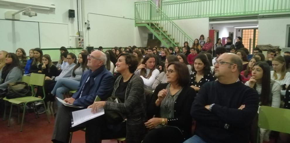 Casi doscientos alumnos del Aragón Oriental reciben en sus centros el certificado B2 de catalán