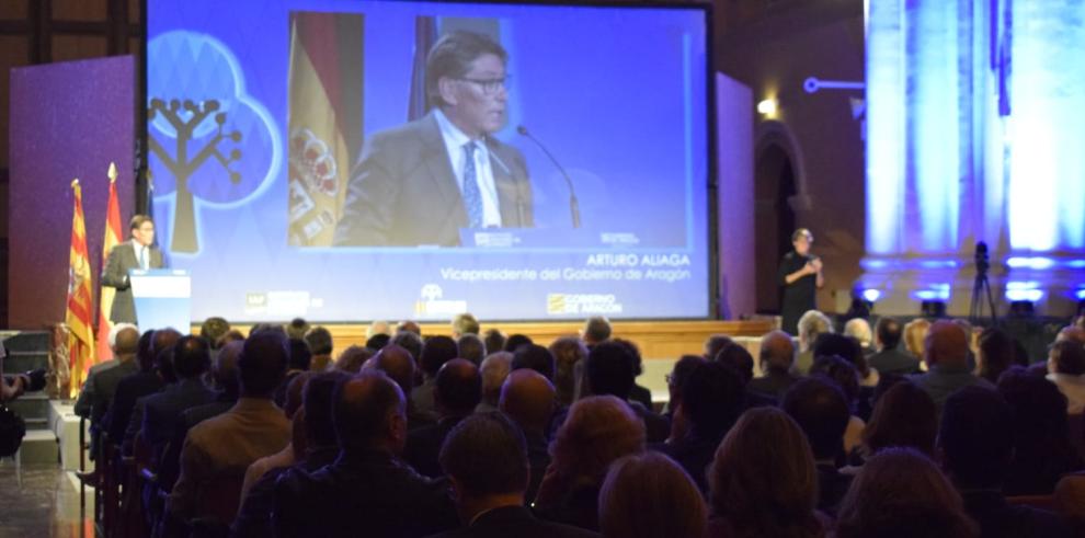 El Gobierno de Aragón y AEFA reconocen en AB Energía y Ribawood la labor de las empresas familiares