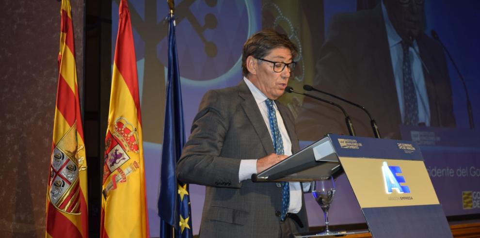 El Gobierno de Aragón y AEFA reconocen en AB Energía y Ribawood la labor de las empresas familiares