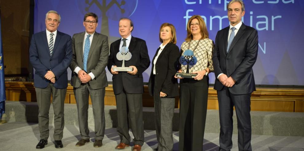 El Gobierno de Aragón y AEFA reconocen en AB Energía y Ribawood la labor de las empresas familiares