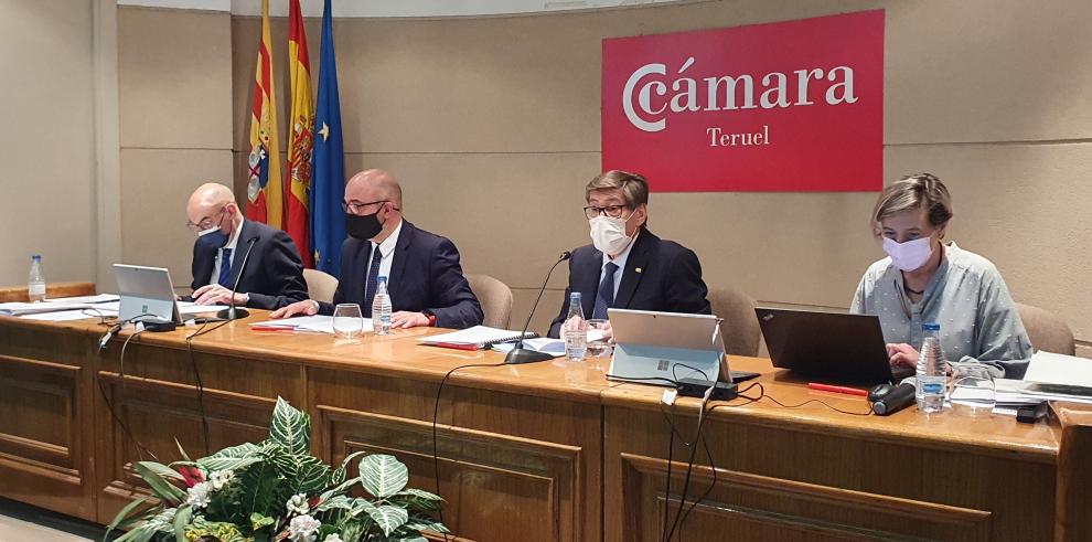 Aliaga preside el pleno de la Cámara de Comercio, Industria y Servicios de Teruel