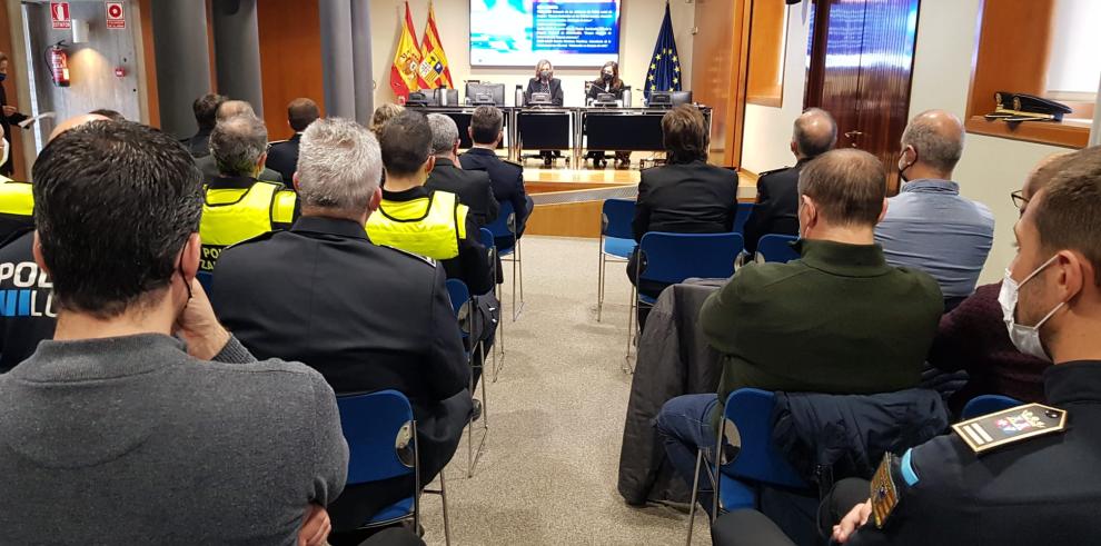 Mayte Pérez: “Debemos anticipar el rol que jugará en el futuro las policías locales, claves por su proximidad y utilidad a la ciudadanía”