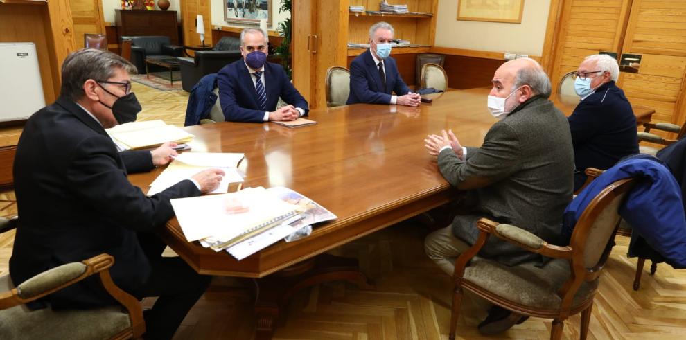 Aliaga conoce el proyecto de los ayuntamientos de Calatayud y Paracuellos de Jiloca para impulsar el desarrollo industrial de la comarca