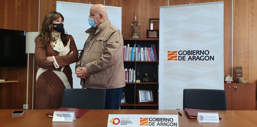 Sanidad y Alcer Ebro firman el convenio para el desplazamiento de los aragoneses en tratamiento de hemodiálisis