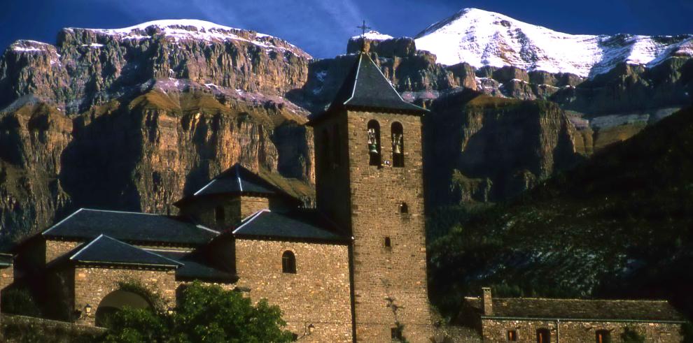 Torla, puerta de entrada al valle de Ordesa (E. Viñuales)