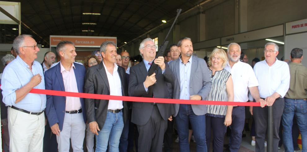 El consejero Olona ha inaugurado la Feria de Caza y Pesca de los Monegros, en Sariñena.