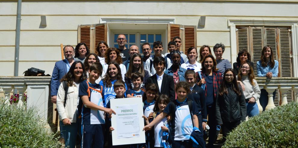 Foto de familia con los premiados.