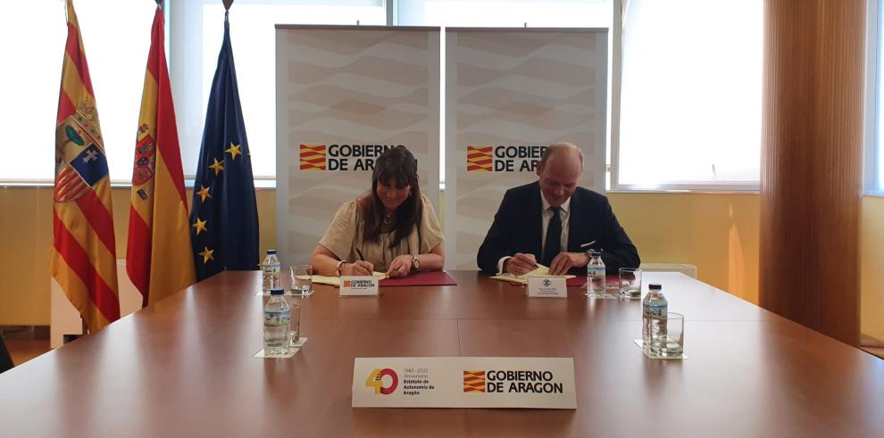 Firma del convenio entre el Departamento de Sanidad y el Colegio de Odontólogos de Aragón