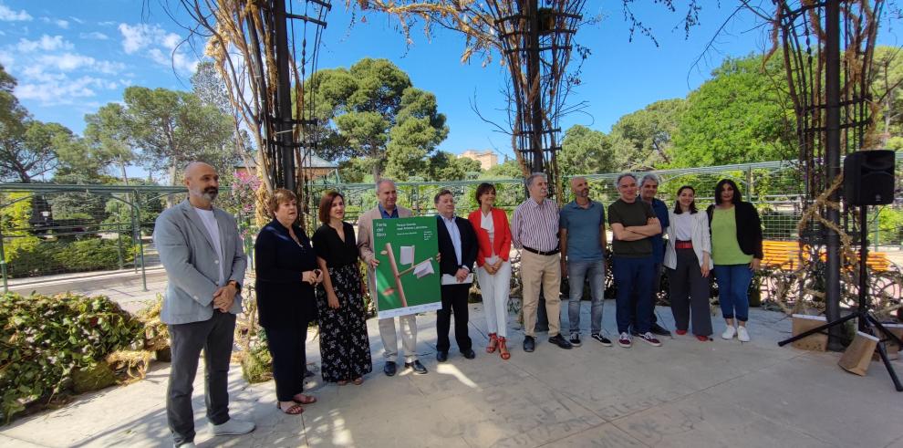 Foto de familia en la presentación de la Feria del Libro de Zaragoza