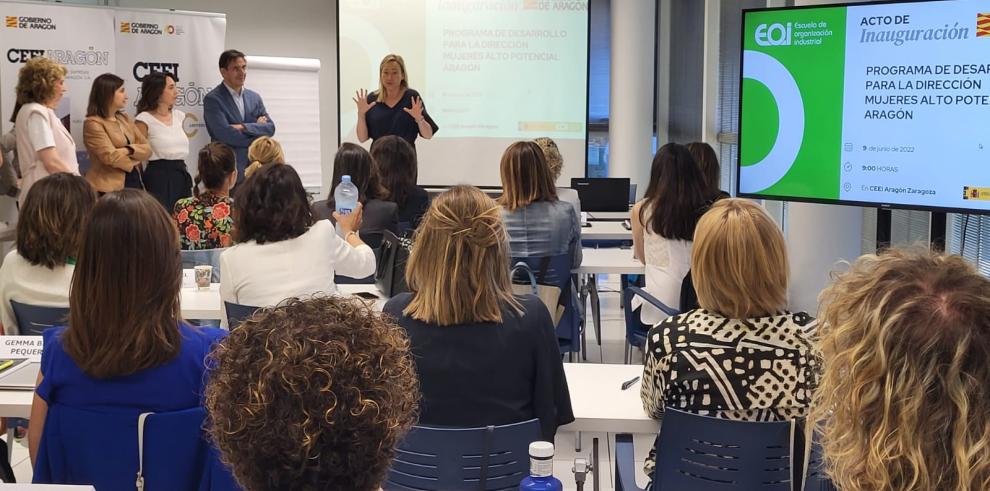 Gastón en la inauguración de la segunda edición del Programa de Desarrollo Directivo para Mujeres con Alto Potencial