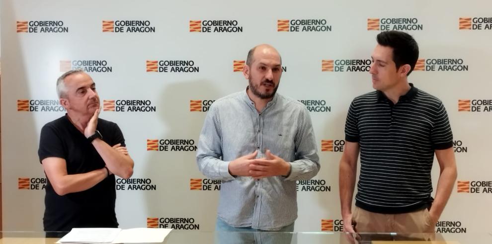 Juan Antonio Gil, Diego Bayona y Diego Franco, en la firma.