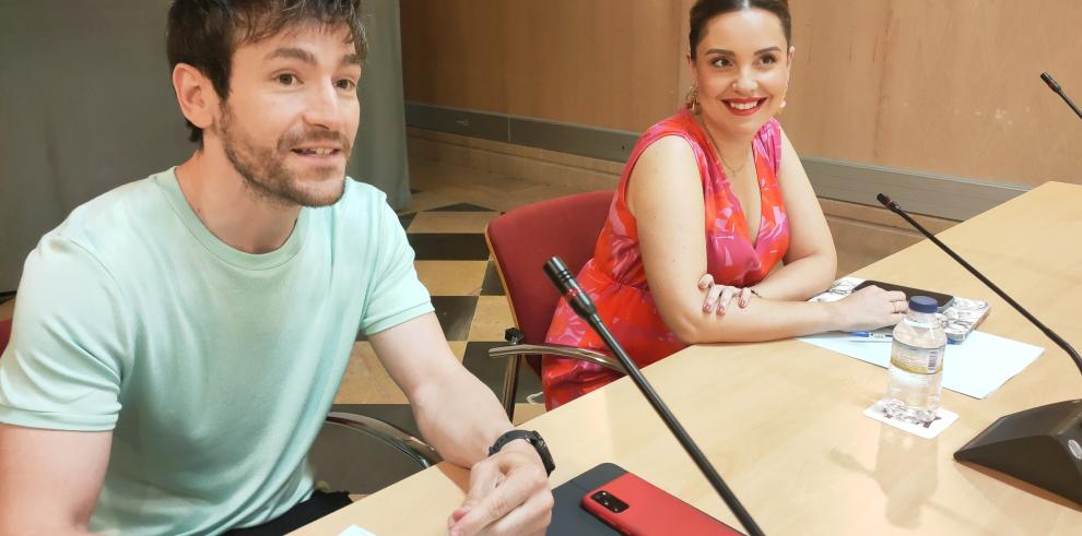 La consejera de Ciencia, Maru Díaz, y el director general de Investigación, Ramón Guirado.