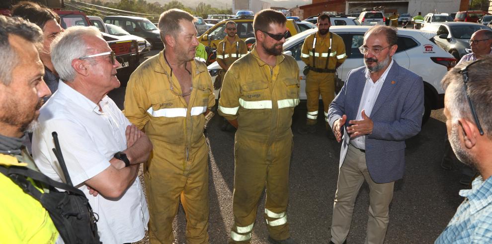 Lambán visita la zona afectada por el incendio de Ateca
